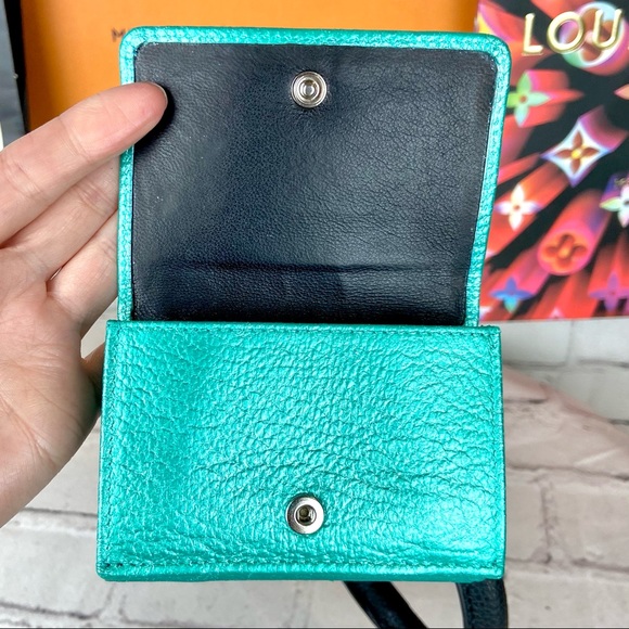 Balenciaga compact Wallet or wristlet in pearlescent green w/ bracelet keychain - Picture 7 of 15